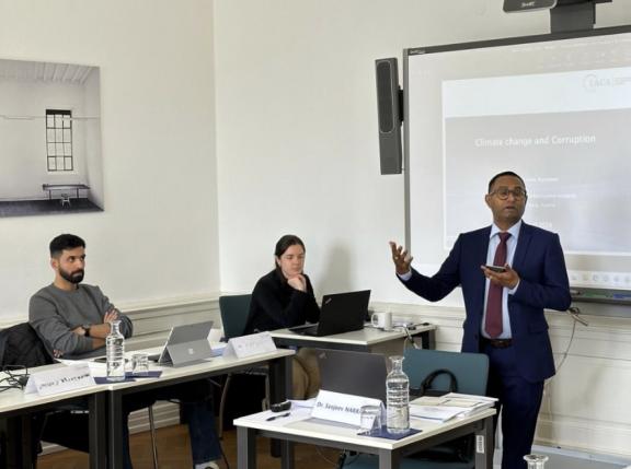 Dr. Sanjeev Narrainen presenting his course at IACA